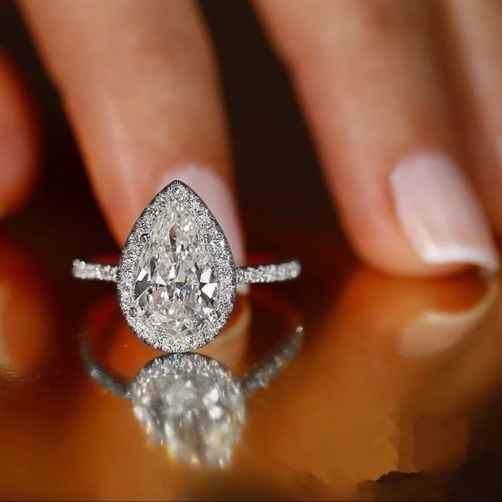 Water Drop Pear Cut Engagement Ring - Picture 2 of 4